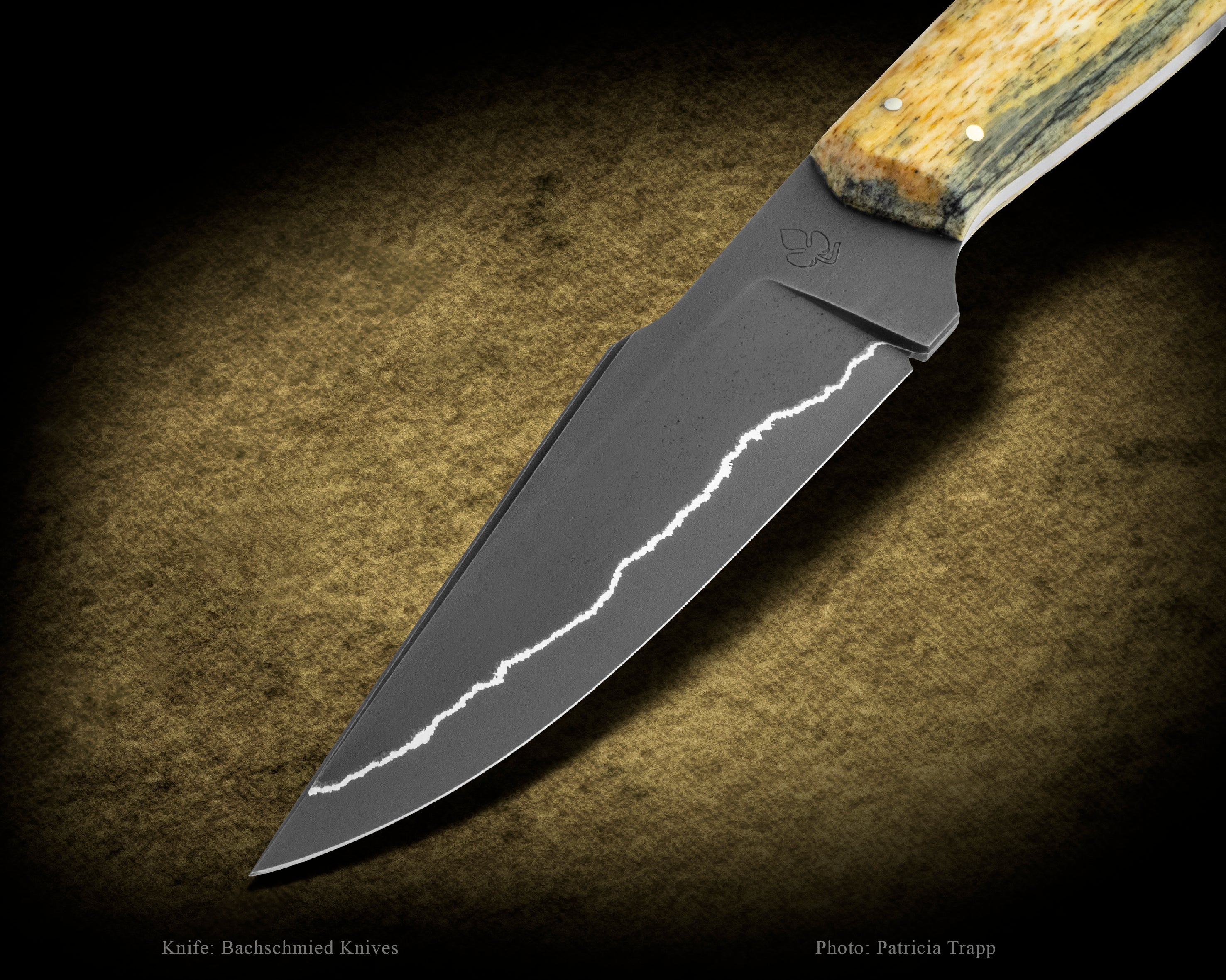 ApexUltra laminated steel | Knifematerial.at